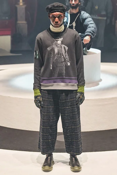 Look 35